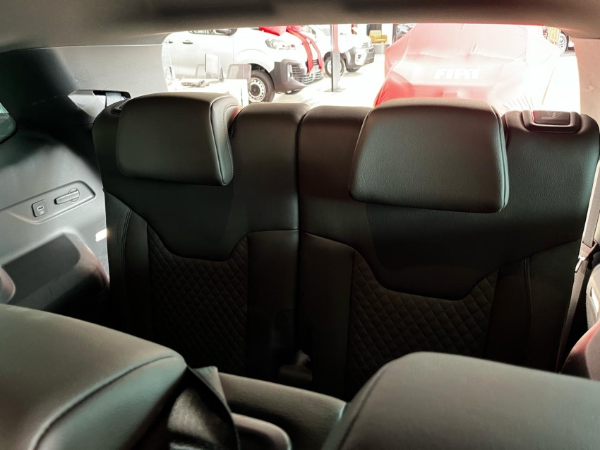 jeep commander 1.3 t270 turbo flex overland at6 5p automatico 2025 jeep commander 1.3 t270 turbo flex overland at6 5p automatico 2025