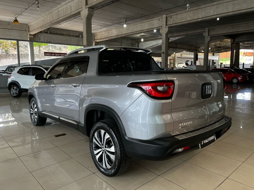fiat toro 1.3 turbo 270 flex volcano at6 4p automatico 2023 fiat toro 1.3 turbo 270 flex volcano at6 4p automatico 2023