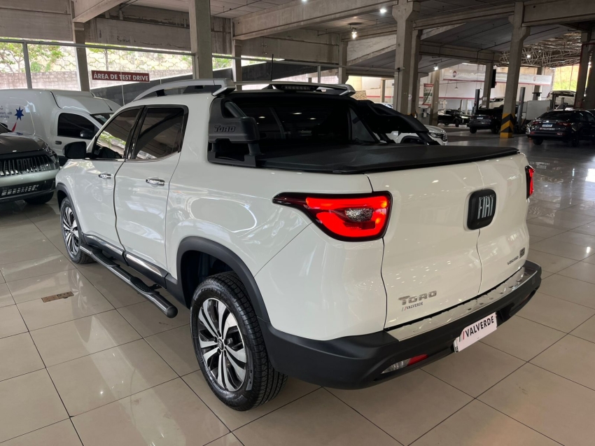 fiat toro 2.0 16v turbo diesel volcano 4wd at9 4p automatico 20224