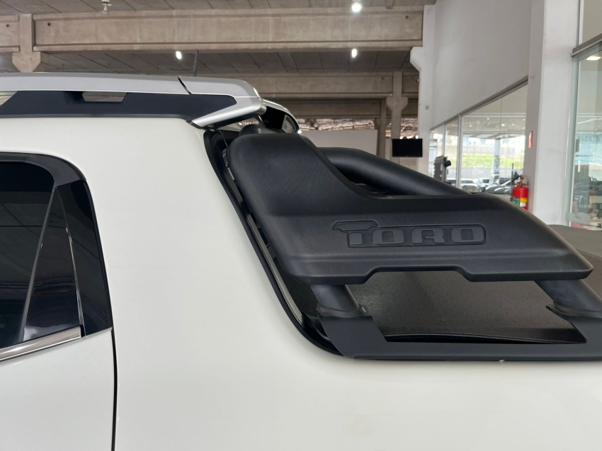 fiat toro 2.0 16v turbo diesel volcano 4wd at9 4p automatico 20227