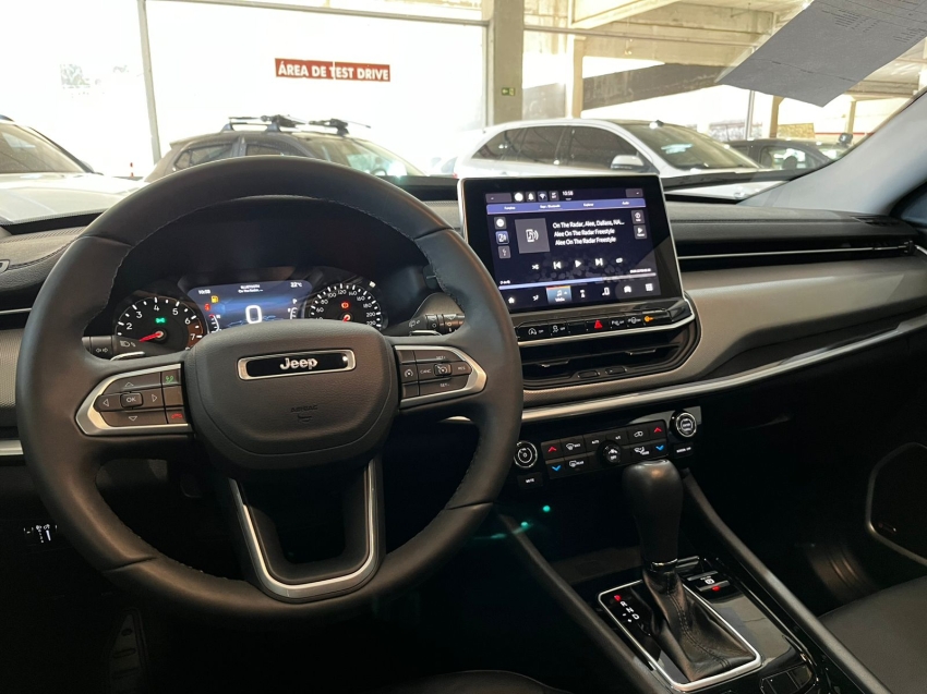 jeep compass 1.3 t270 turbo flex longitude at6 4p automatico 2024 jeep compass 1.3 t270 turbo flex longitude at6 4p automatico 2024
