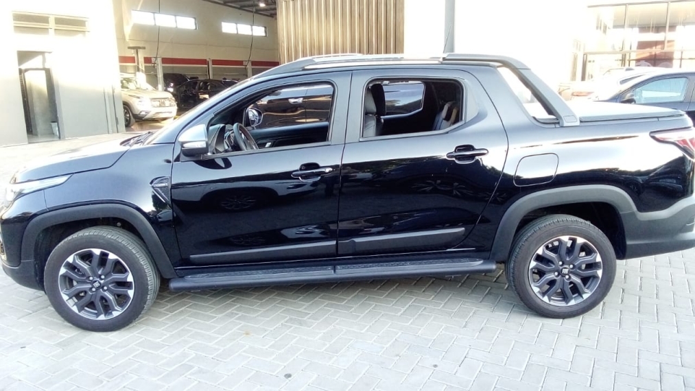 fiat strada 1.0 turbo 200 flex ultra cd cvt 4p automatico 2025 fiat strada 1.0 turbo 200 flex ultra cd cvt 4p automatico 2025