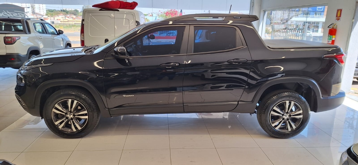 fiat toro 1.3 turbo 270 flex freedom at6 4p automatico 2023