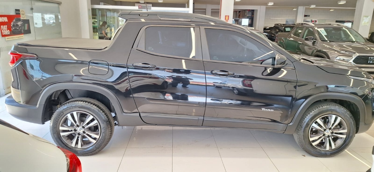 fiat toro 1.3 turbo 270 flex freedom at6 4p automatico 2023