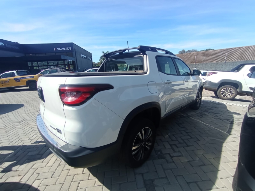 fiat toro 1.3 turbo 270 flex freedom at6 4p automatico 20244