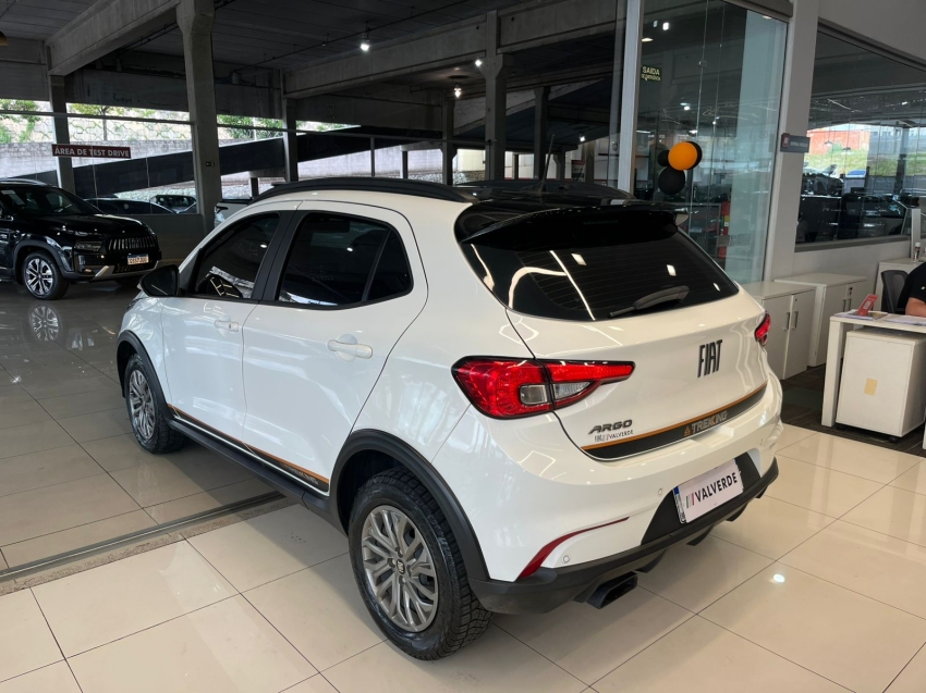 fiat argo 1.3 firefly flex trekking manual 4p 20235