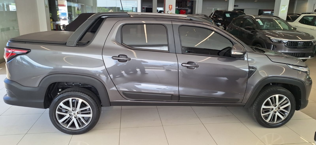 fiat strada 1.3 firefly flex volcano cd cvt 4p automatico 20247