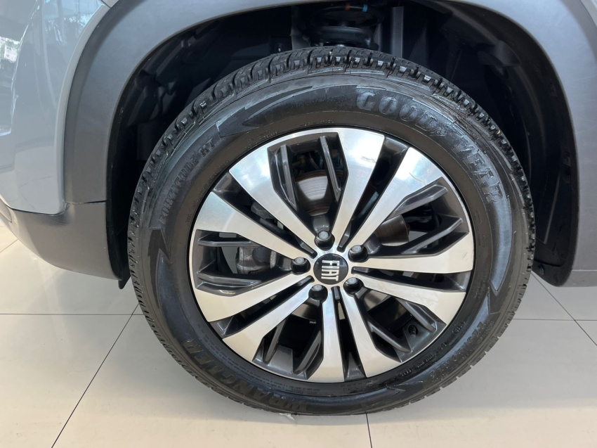 fiat toro 2.0 16v turbo diesel volcano 4wd at9 4p automatico 20233