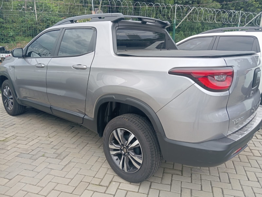 fiat toro 1.3 turbo 270 flex freedom at6 4p automatico 20251