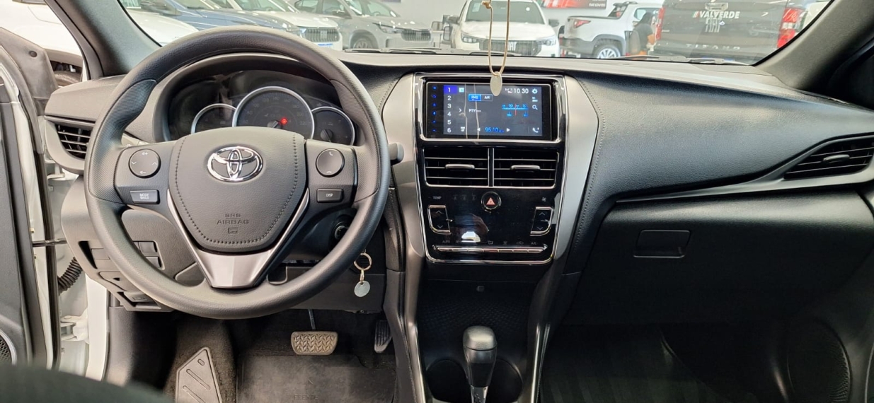toyota yaris 1.5 16v flex xl multidrive 4p automatico 20255