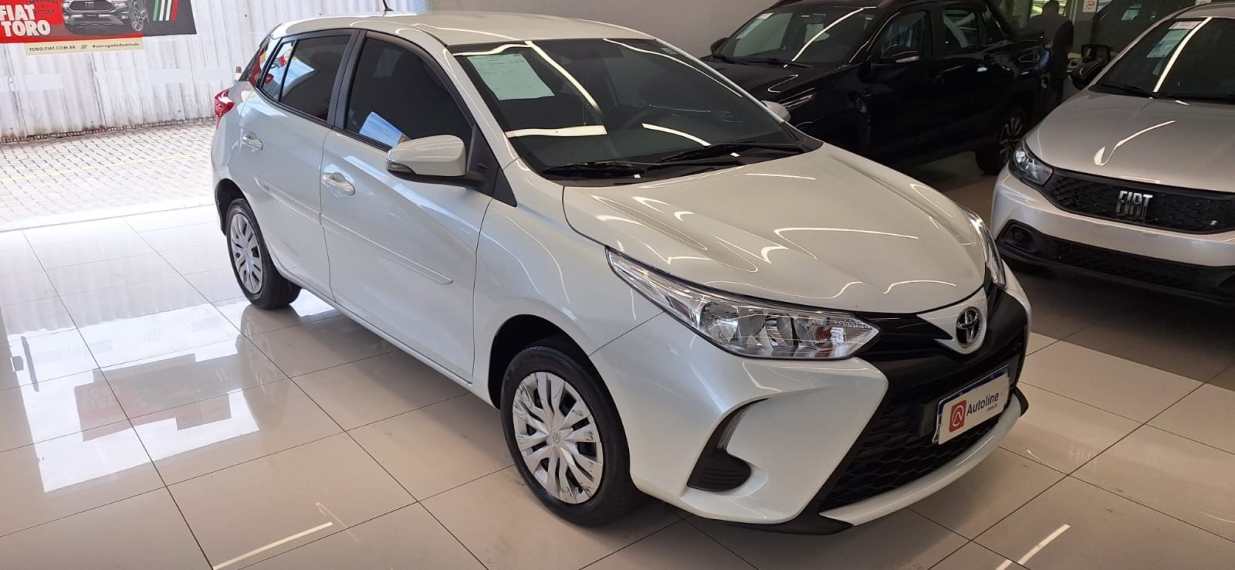 toyota yaris 1.5 16v flex xl multidrive 4p automatico 2025