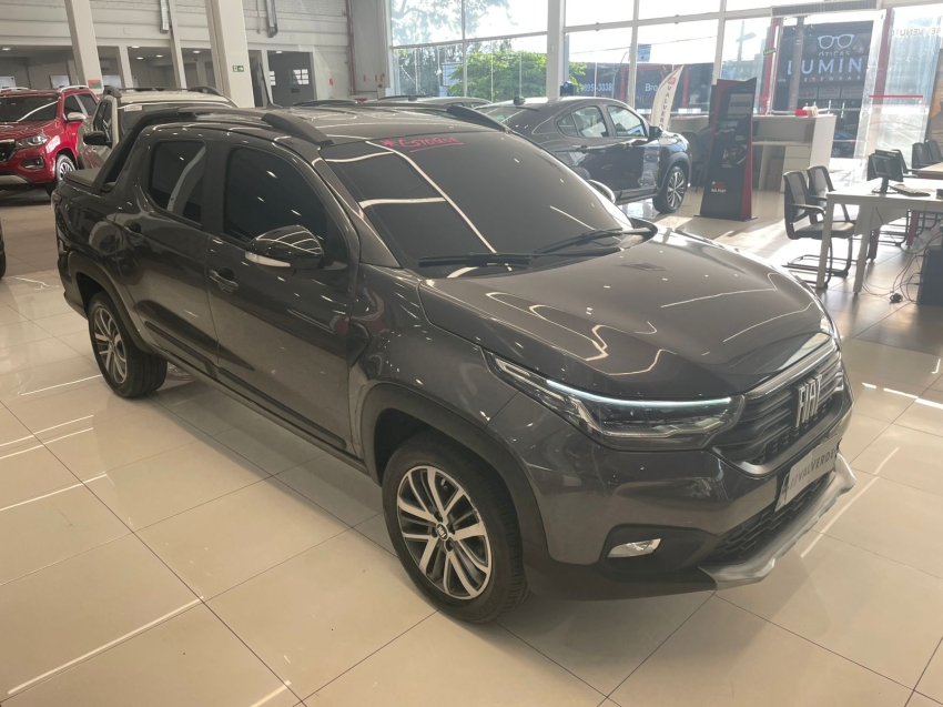 fiat strada 1.3 firefly flex volcano cd cvt 4p automatico 2025