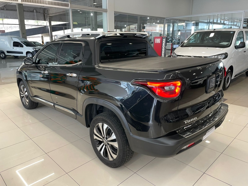 fiat toro 2.0 16v turbo diesel volcano 4wd at9 4p automatico 20255