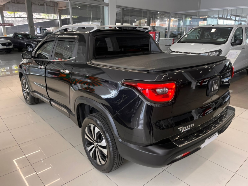 fiat toro 1.3 turbo 270 flex volcano at6 4p automatico 202512