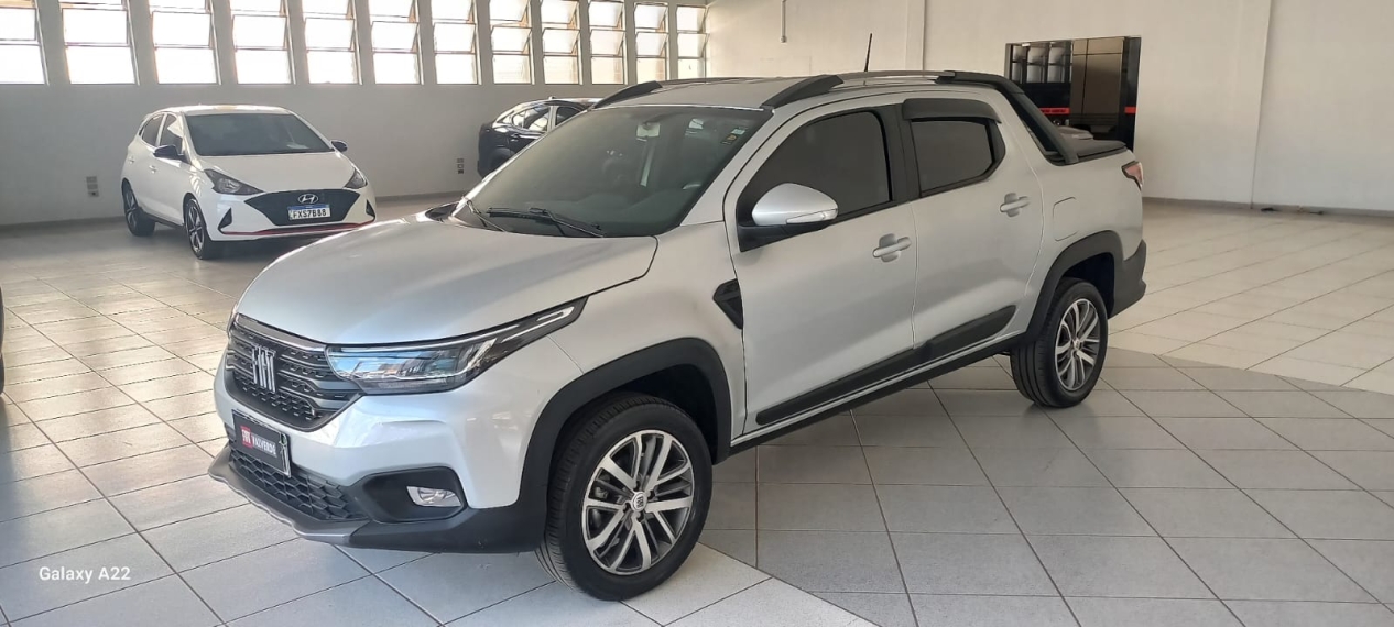 fiat strada 1.3 firefly flex volcano cd cvt 4p automatico 20232