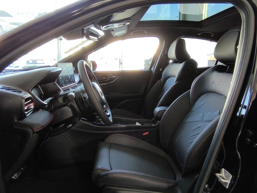 fastback abarth 1.3 turbo 270 flex at fastback abarth 1.3 turbo 270 flex at