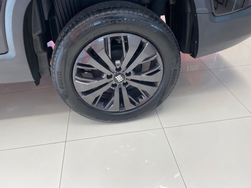 fiat toro 1.3 turbo 270 flex volcano at6 4p automatico 202513