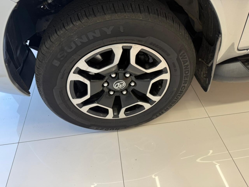 toyota hilux 2.8 d-4d turbo diesel cd srx 4x4 automatico 4p 202215