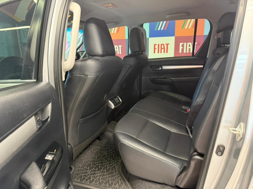 toyota hilux 2.8 d-4d turbo diesel cd srx 4x4 automatico 4p 20228