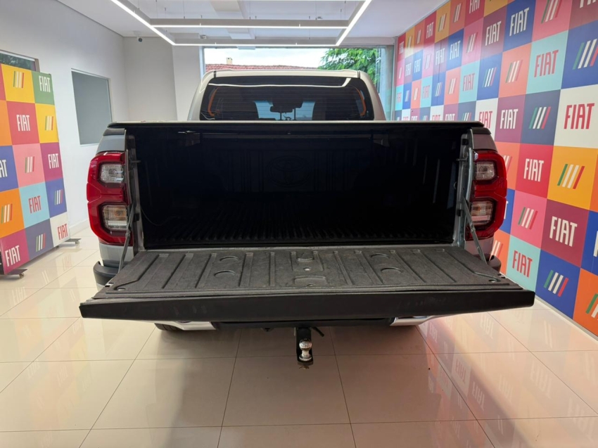 toyota hilux 2.8 d-4d turbo diesel cd srx 4x4 automatico 4p 202211