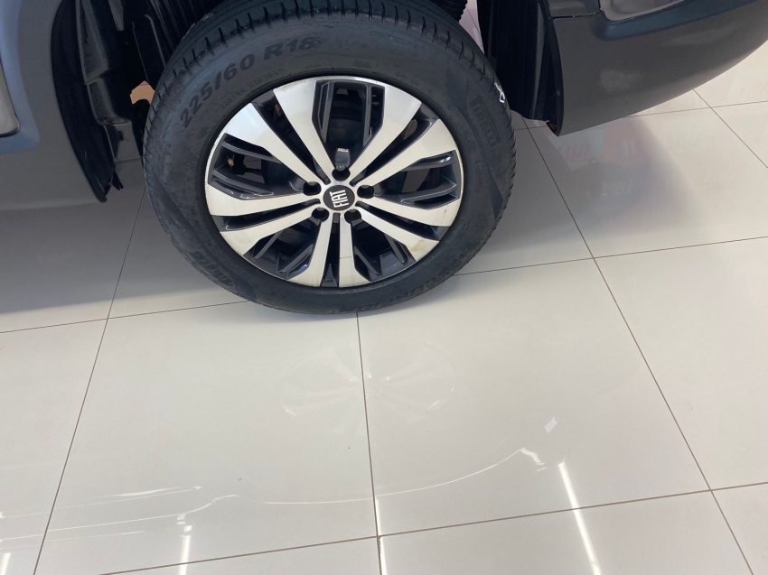 fiat toro 1.3 turbo 270 flex volcano at6 4p automatico 202513