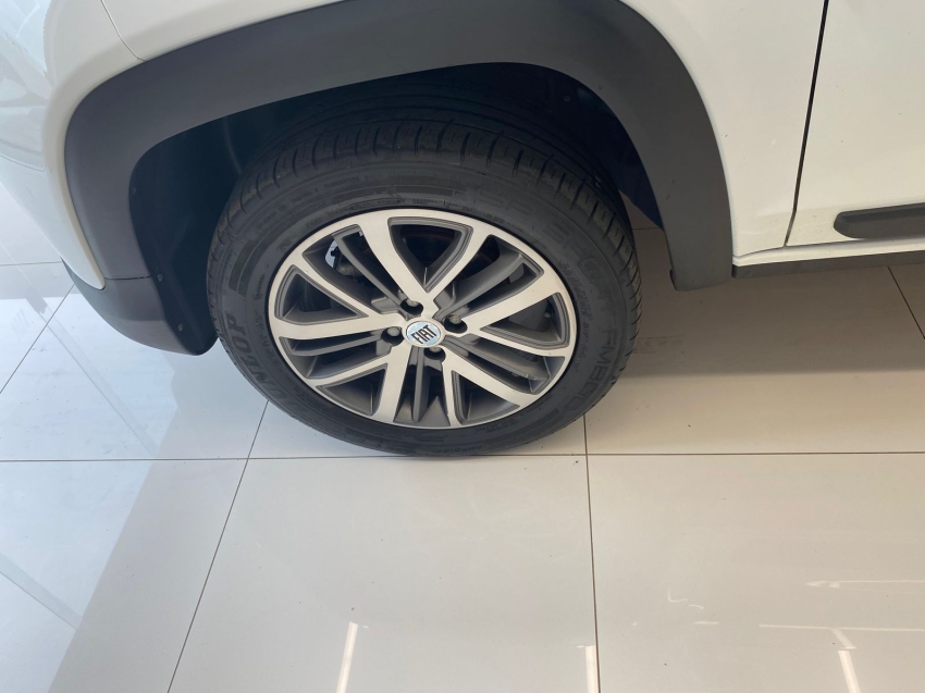 fiat strada 1.3 firefly flex volcano cd cvt 4p automatico 202314