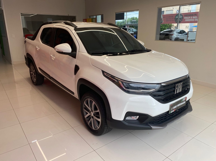 fiat strada 1.3 firefly flex volcano cd cvt 4p automatico 2023