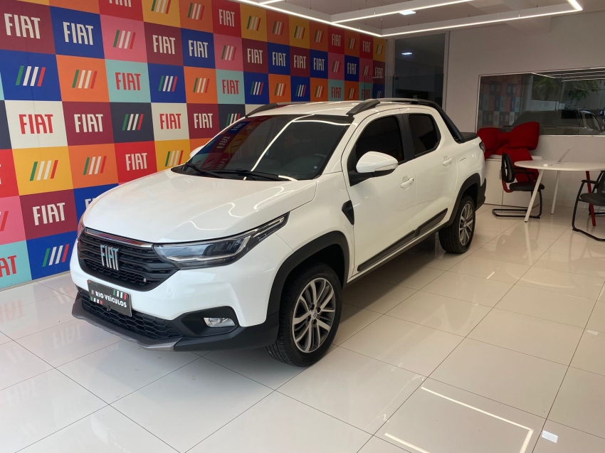 fiat strada 1.3 firefly flex volcano cd cvt 4p automatico 20232