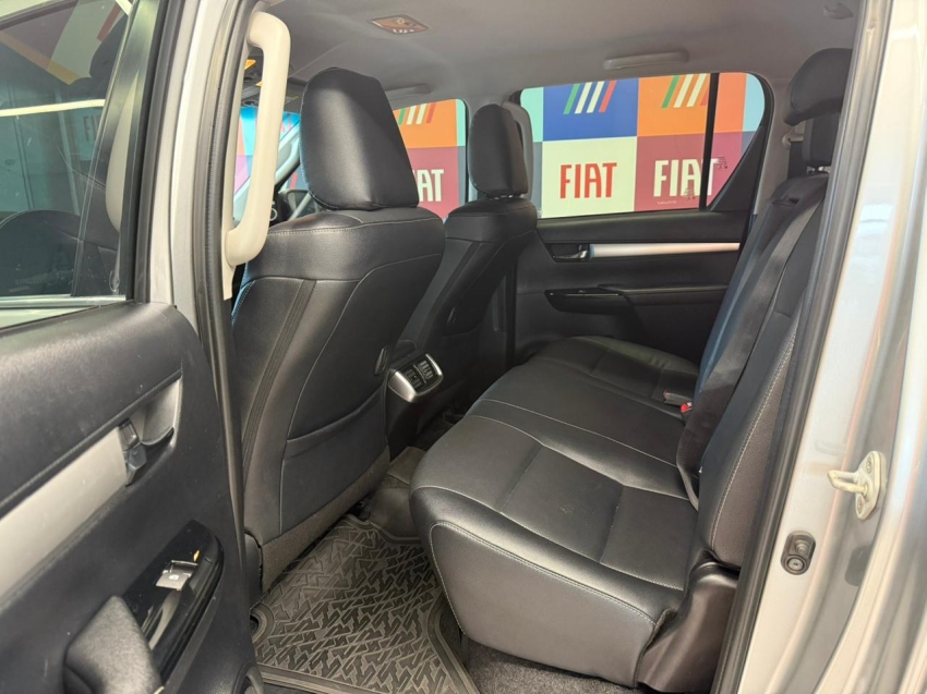 toyota hilux 2.8 d-4d turbo diesel cd srx 4x4 automatico 4p 20229