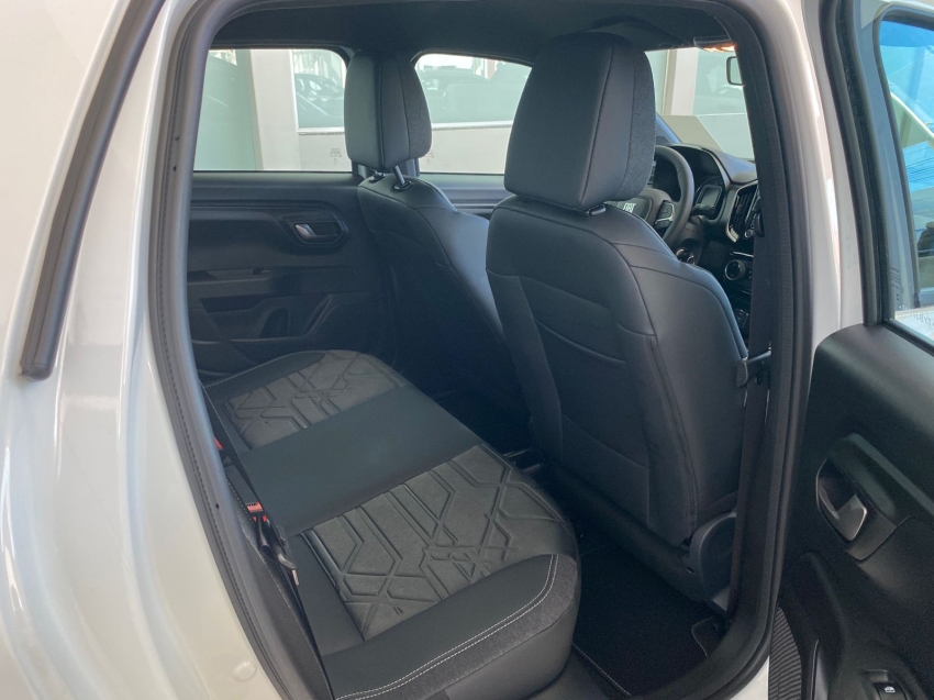 fiat strada 1.3 firefly flex volcano cd cvt 4p automatico 20267