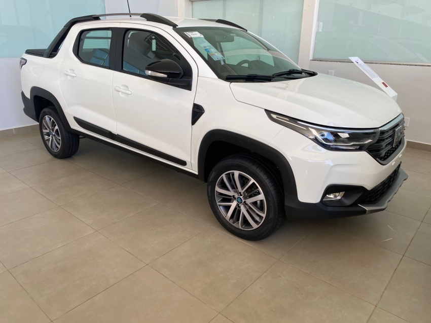 fiat strada 1.3 firefly flex volcano cd cvt 4p automatico 2026