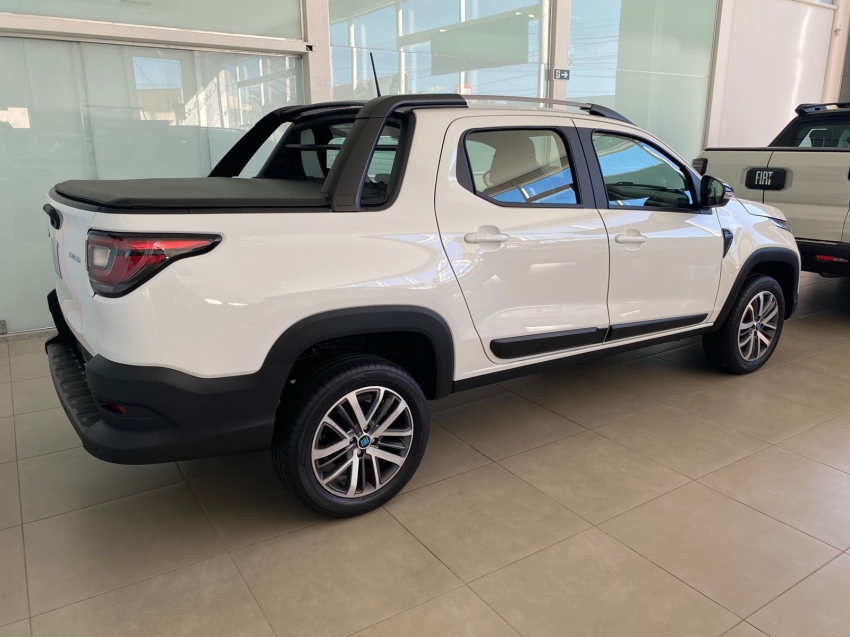 fiat strada 1.3 firefly flex volcano cd cvt 4p automatico 20272