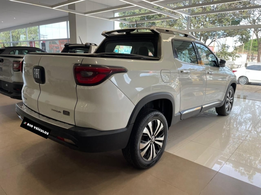 fiat toro 2.0 16v turbo diesel volcano 4wd at9 4p automatico 20233