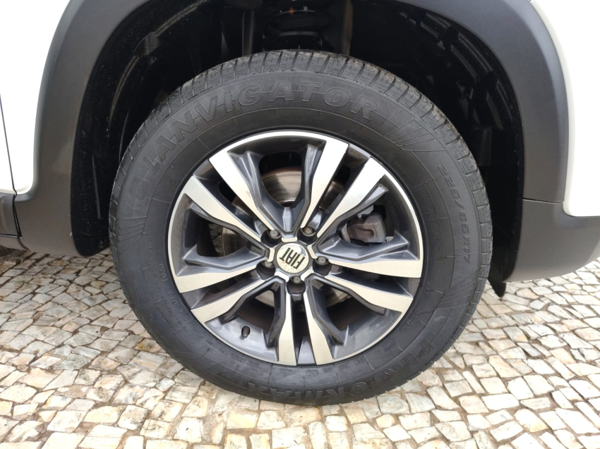 fiat toro 1.3 turbo 270 flex freedom at6 4p automatico 20239