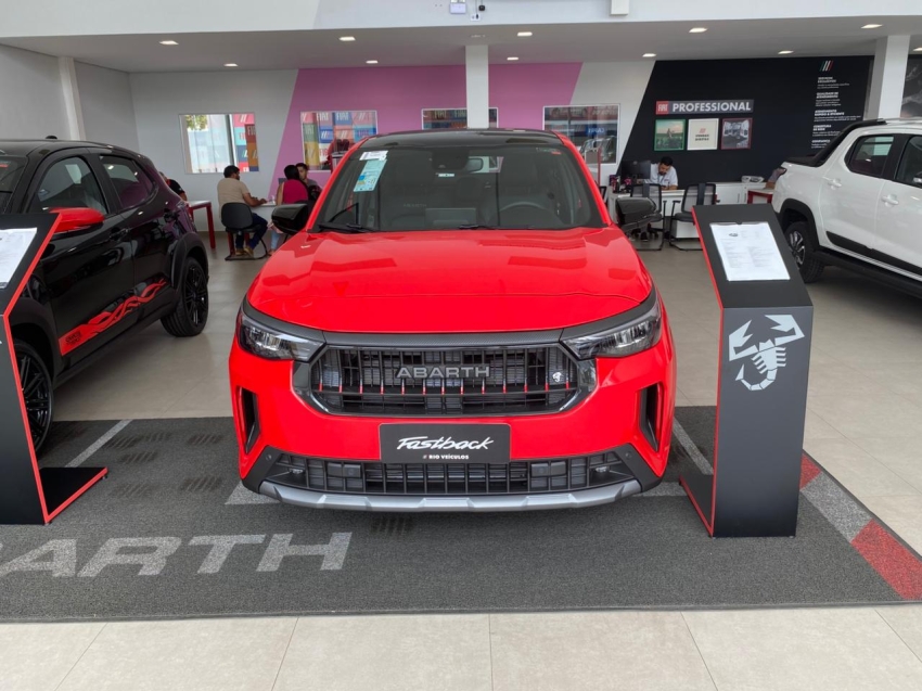 fiat fastback 1.3 turbo 270 flex abarth at6 4p automatico 20262