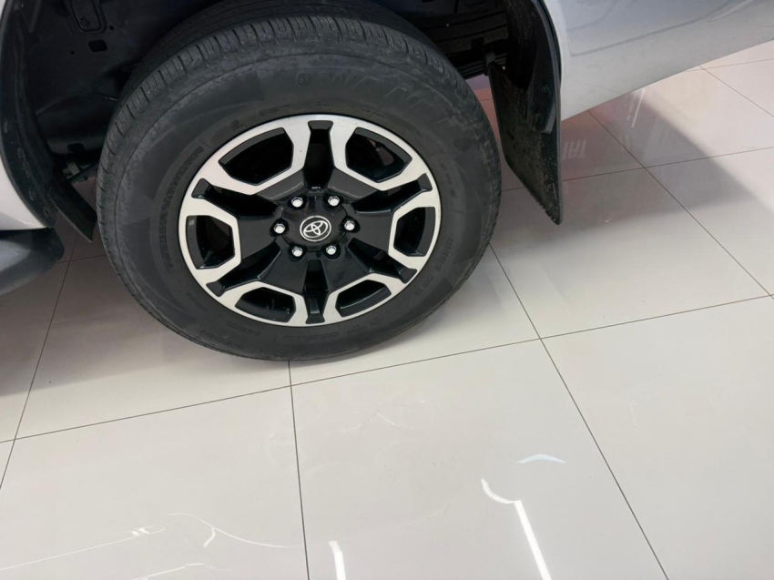 toyota hilux 2.8 d-4d turbo diesel cd srx 4x4 automatico 4p 202214