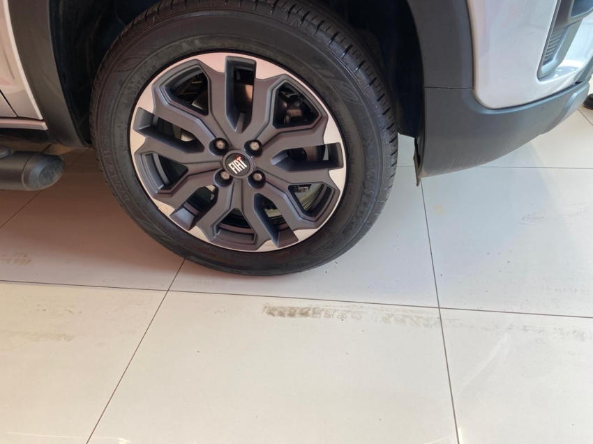 fiat strada 1.0 turbo 200 flex ultra cd cvt 4p automatico 202415