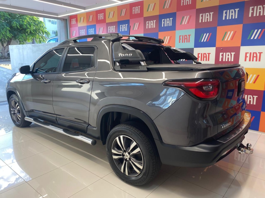 fiat toro 2.0 16v turbo diesel freedom 4wd at9 4p automatico 20223