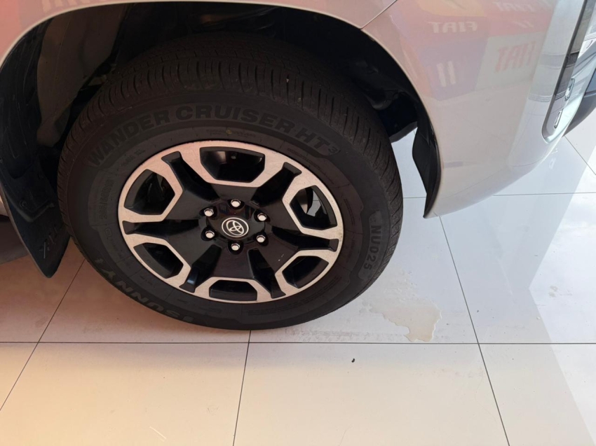 toyota hilux 2.8 d-4d turbo diesel cd srx 4x4 automatico 4p 202213