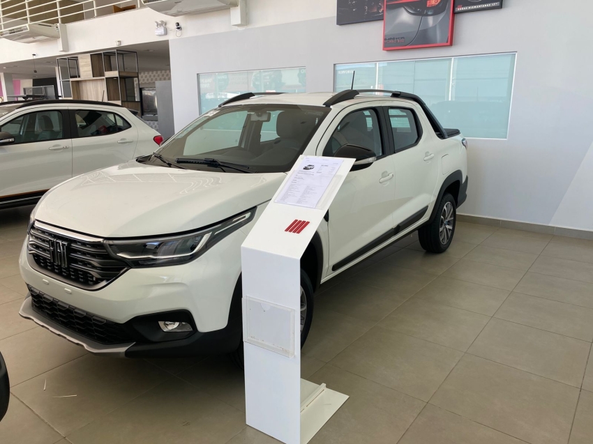 fiat strada 1.3 firefly flex volcano cd cvt 4p automatico 20274