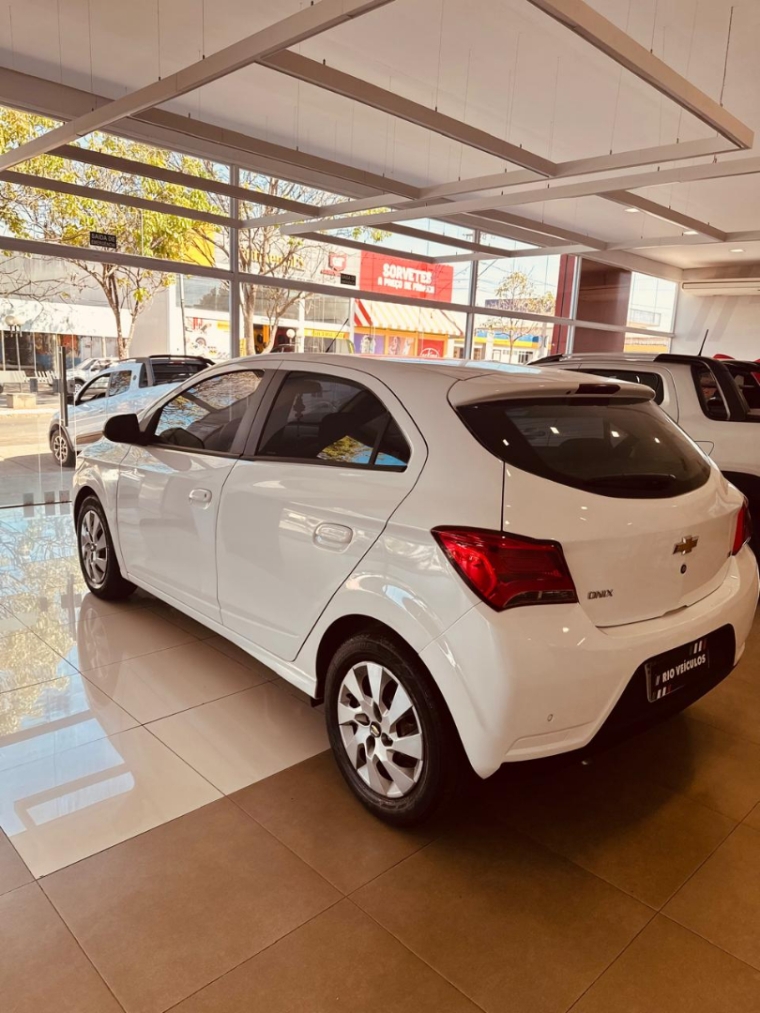 chevrolet onix 1.4 mpfi lt 8v flex 4p automatico 20183