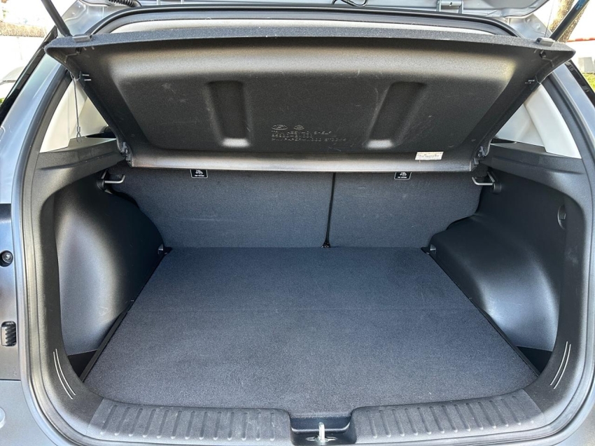 hyundai creta platinum 1.0 turbo 2023 n prata. hyundai creta platinum 1.0 turbo 2023 n prata.