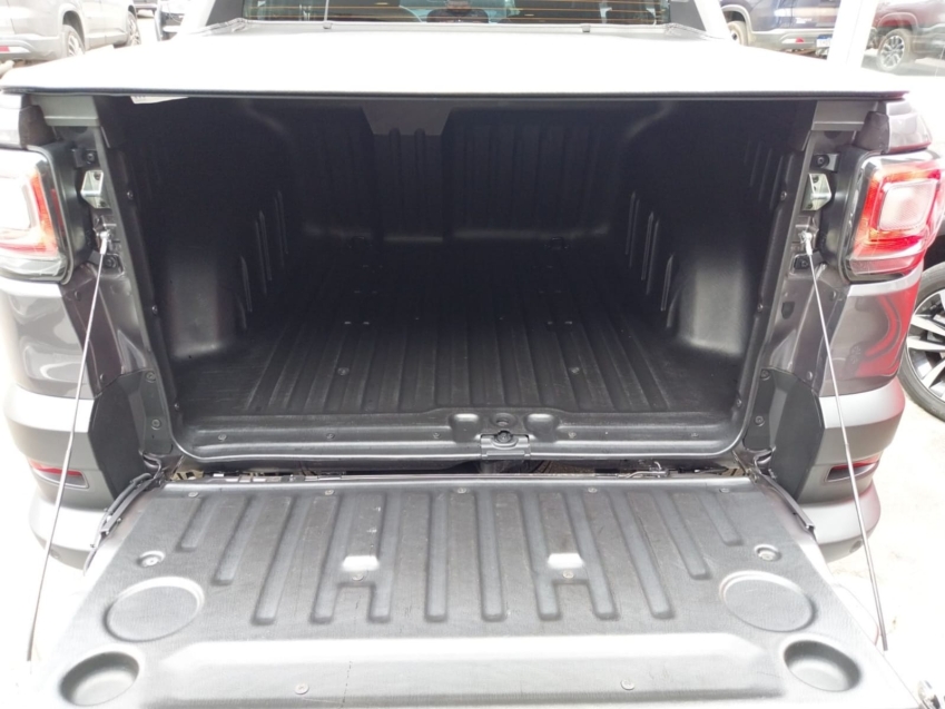 fiat strada freedom cabine dupla 1.3 2024 n cinza fiat strada freedom cabine dupla 1.3 2024 n cinza