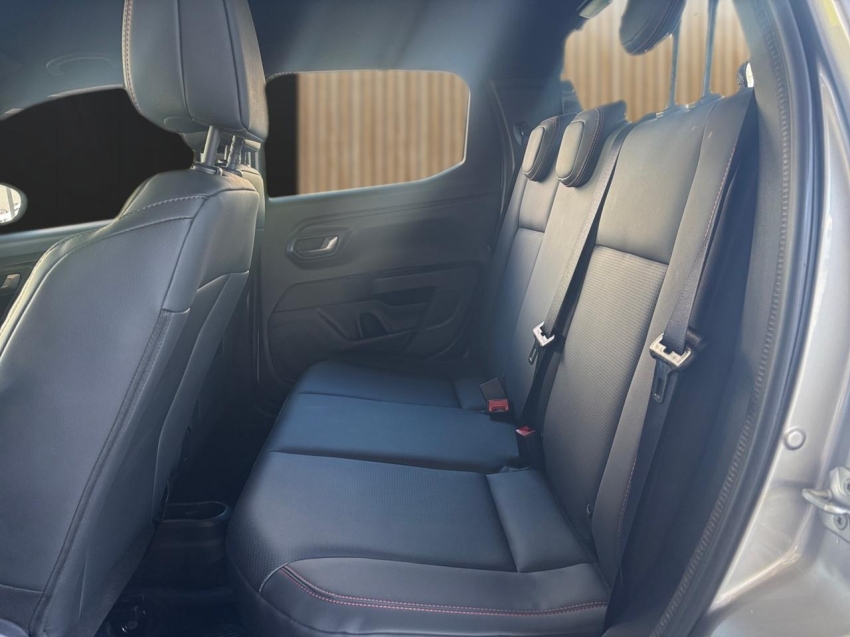 fiat strada 1.0 turbo 200 flex ultra cd cvt 4p automatico 2025