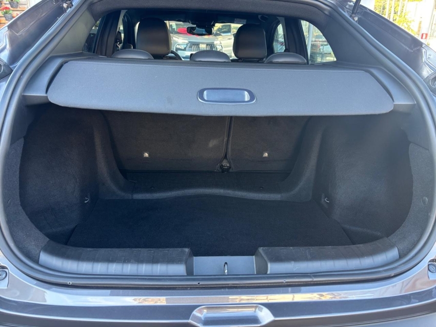 fiat fastback 1.0 turbo 200 hybrid impetus cvt flex 4p automatico 2025
