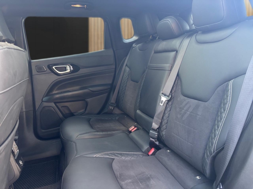 jeep compass 2.0 hurricane 4 turbo gasolina blackhawk at9 flex 4p automatico 2025 jeep compass 2.0 hurricane 4 turbo gasolina blackhawk at9 flex 4p automatico 2025