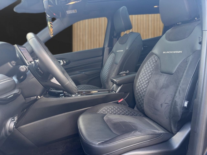 jeep compass 2.0 hurricane 4 turbo gasolina blackhawk at9 flex 4p automatico 2025 jeep compass 2.0 hurricane 4 turbo gasolina blackhawk at9 flex 4p automatico 2025