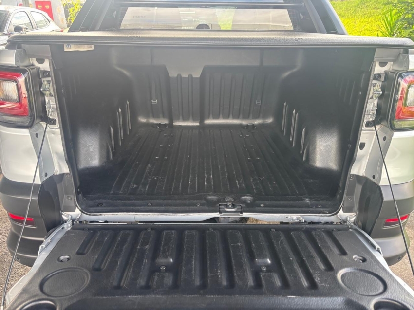 fiat strada 1.3 firefly flex volcano cd cvt 4p automatico 202511