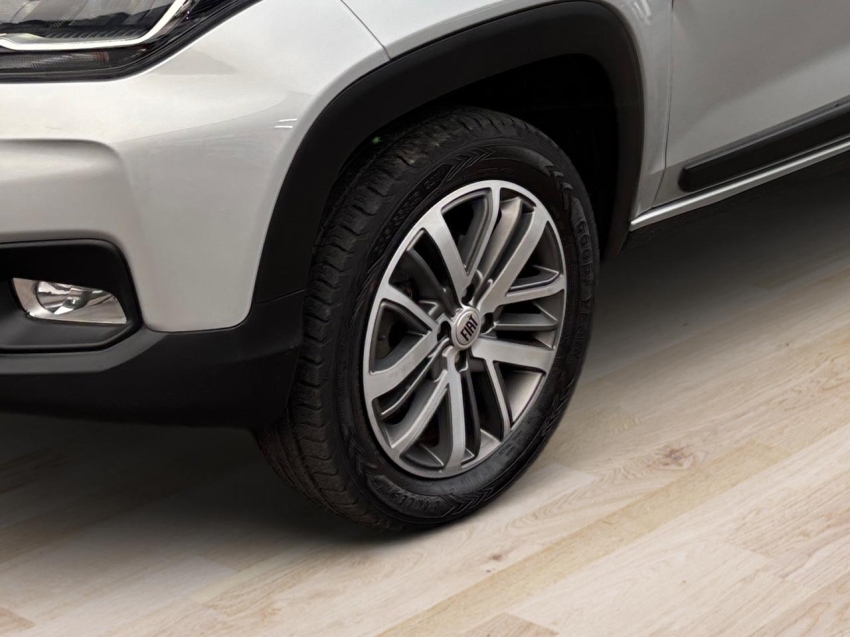 fiat strada 1.3 firefly flex volcano cd cvt 4p automatico 20235