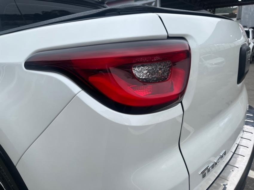 fiat toro 2.2 turbo diesel volcano 4wd at9 4p automatico 202513